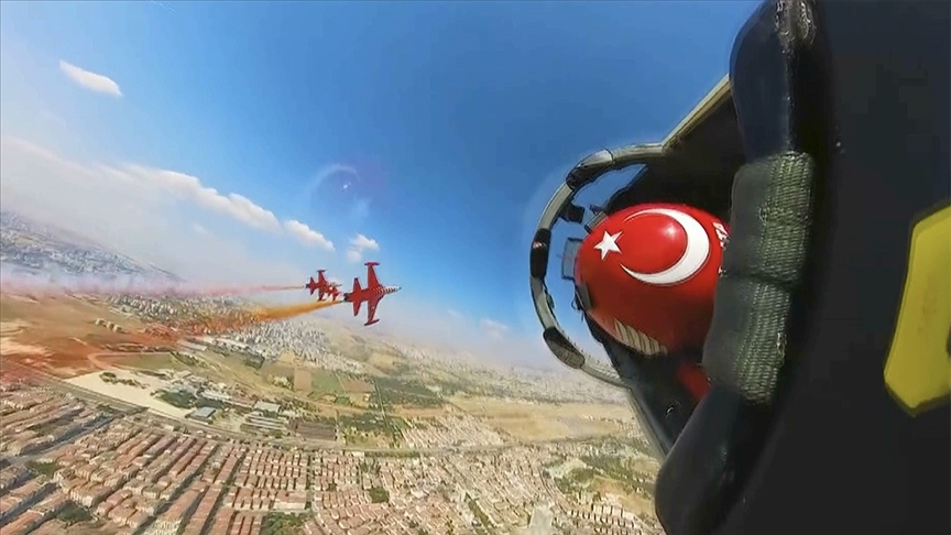 MSB, Türk Yıldızları'nın TEKNOFEST'teki gösteri uçuşu görüntülerini paylaştı