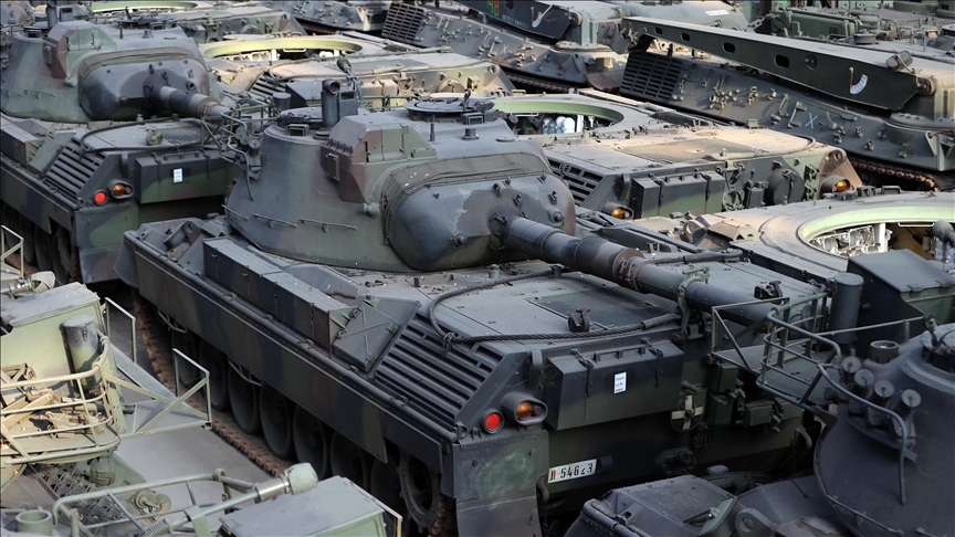 1st batch of Leopard 1 tanks donated by 3 nations arrives in Ukraine