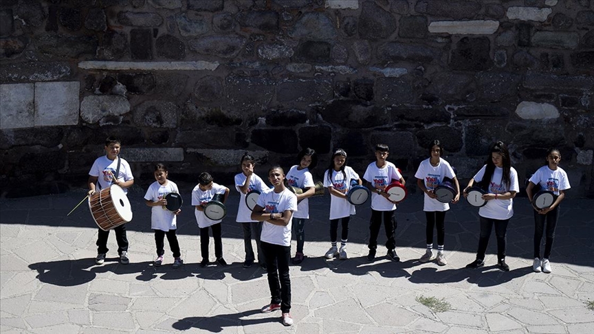 "Kale'nin altın çocukları" 100'üncü konserlerine hazırlanıyor