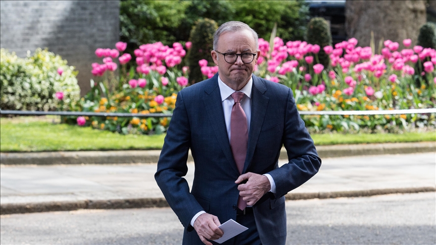 Australia backs Philippines over claims in South China Sea
