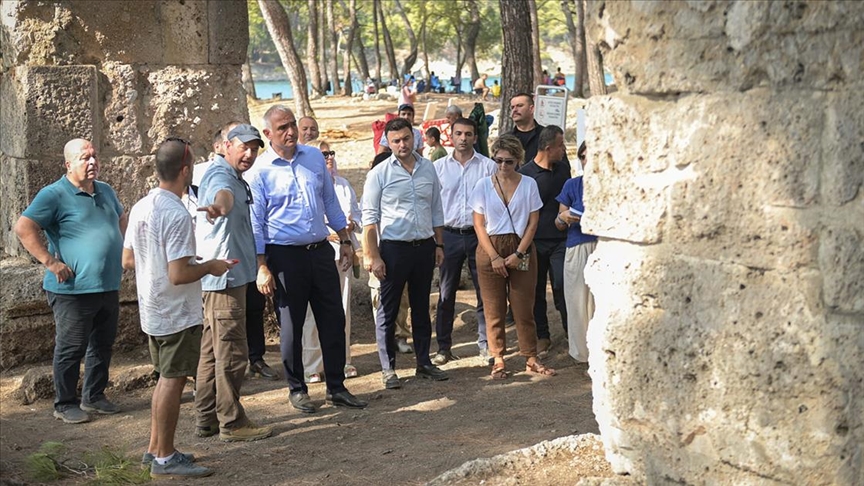 Büyük İskender'in yürüdüğü Phaselis'teki 2 bin yıllık cadde gün yüzüne çıkarılacak