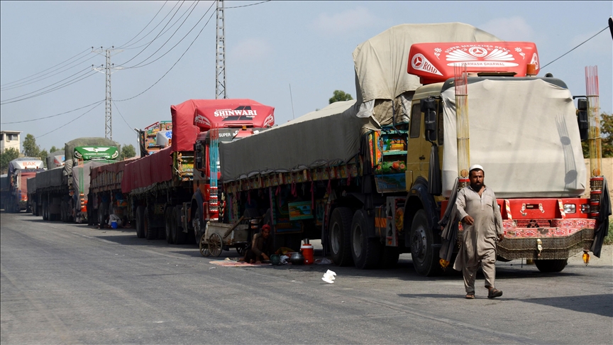 Trade pays heavy cost as key Pakistan-Afghanistan border closed for 6th day