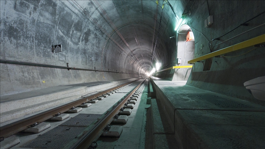 Gotthard road tunnel in Switzerland closed due to damage