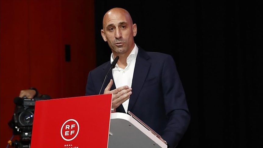 Spanish football chief says he’s resigning after World Cup kiss scandal