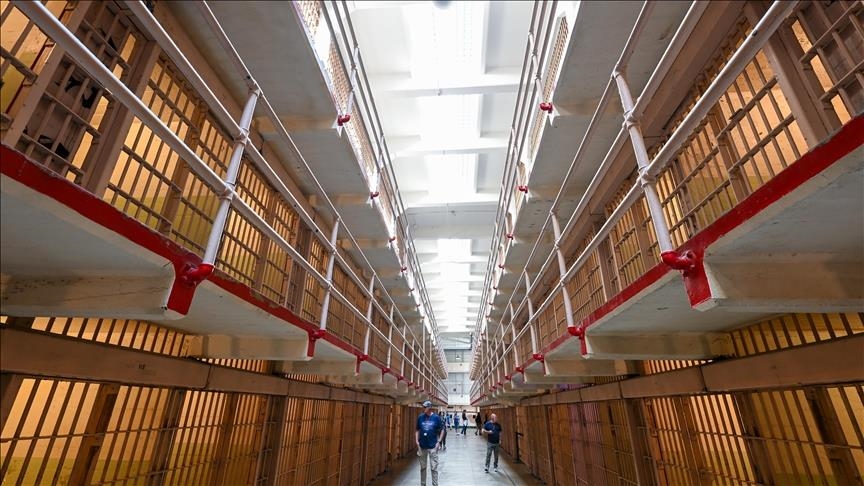 Police in US state of Pennsylvania still searching for escaped convict