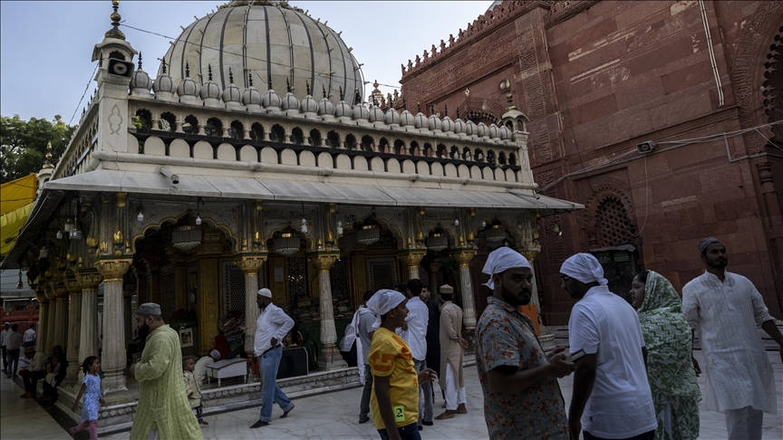 Bastion of peace: Centuries-old Indian Sufi shrine brings together people of all faiths