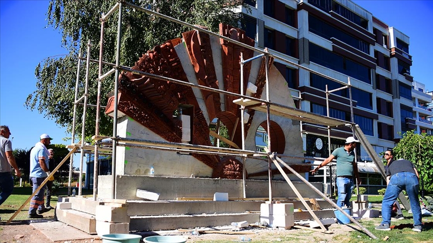 Eskişehir'de 24 sanatçı, Cumhuriyet'in 100'üncü yılı için anıt yaptı