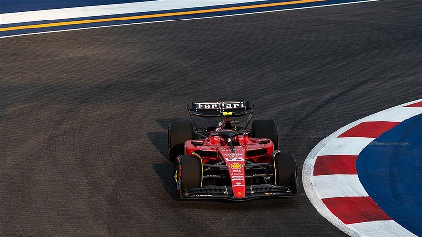 Ferrari driver Carlos Sainz claims pole position for F1 Singapore Grand Prix