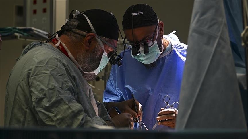 Светски лекари во живо ги следеа роботските операции на срце изведени од турските хирурзи