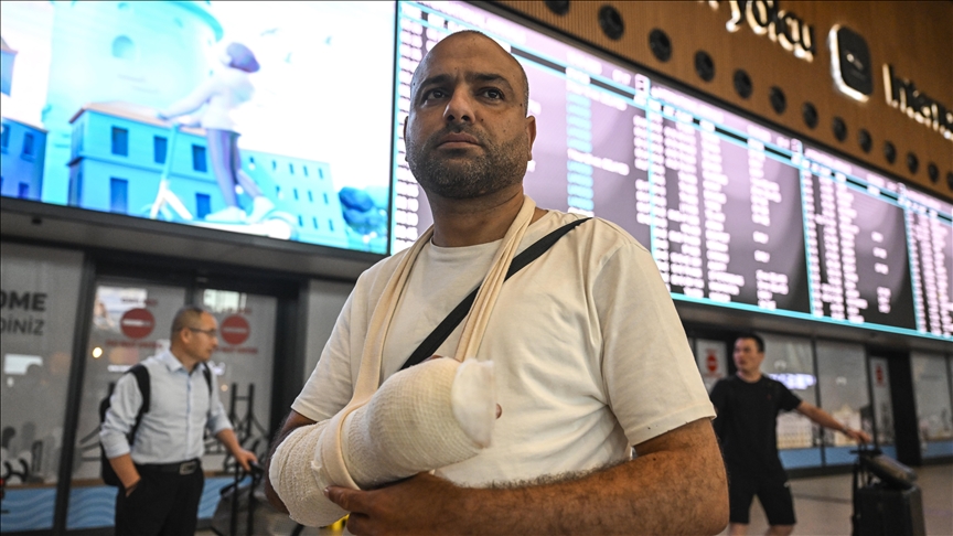 Palestinian photojournalist injured by Israeli army fire arrives in Türkiye for medical treatment