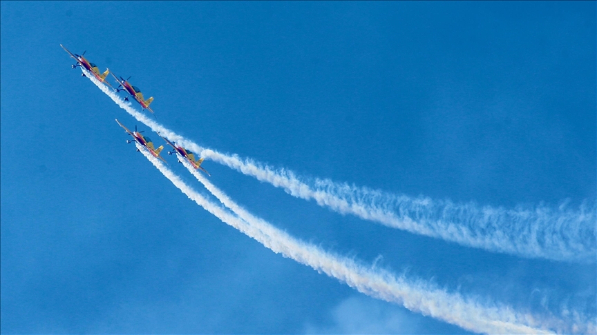 2 pilots killed as planes collide midair at Nevada air show