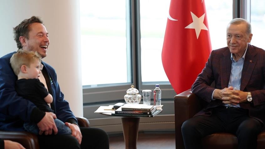 Le président Erdogan rencontre Elon Musk à New York et l'invite en Türkiye