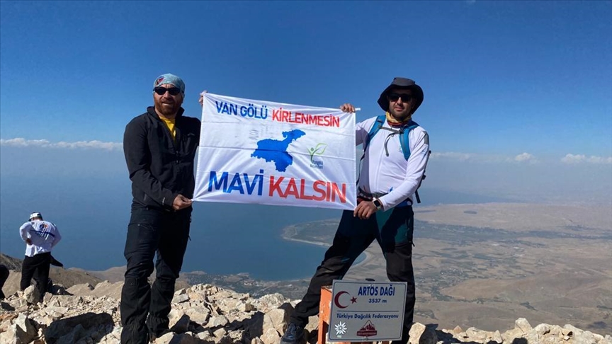 Siruşthez ji bo balê bikişînin ser Gola Wanê derketin ser Çiyayê Artosê