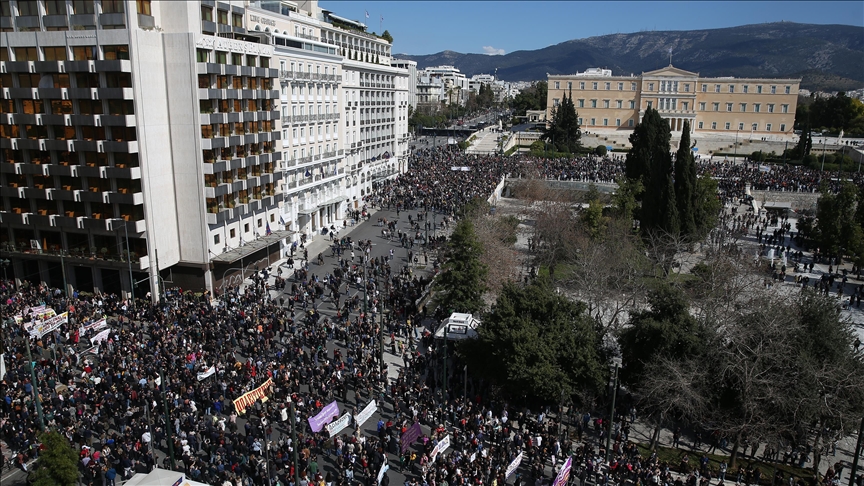 Greek trade unions call for 24-hour general strike on Thursday