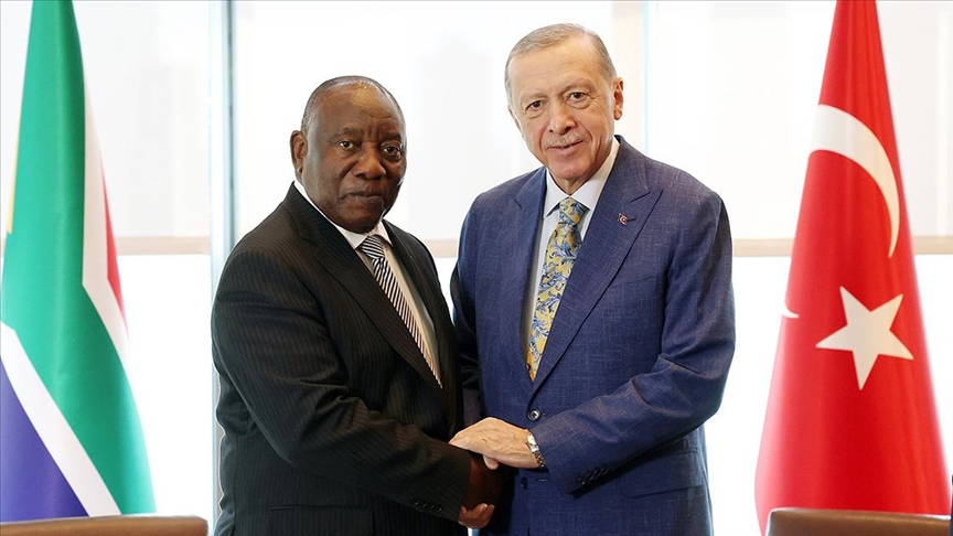 Эрдоган обсудил с президентом ЮАР вопросы региональной и глобальной повестки