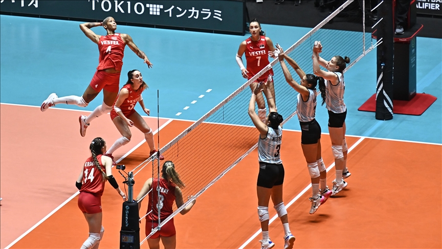 Turkish women's volleyball team beat Argentina in Olympic qualifiers