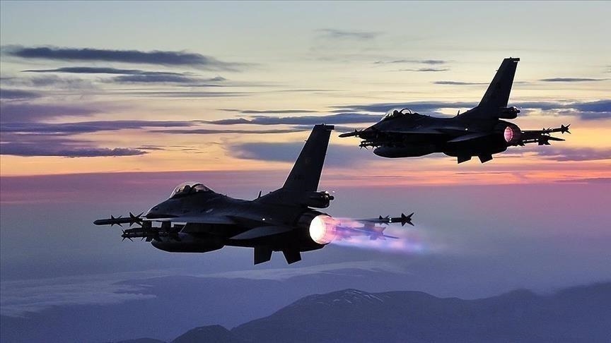Russian Su-34 fighter jet crashes during training, pilots eject