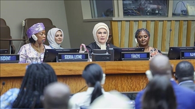 Эмине Эрдоган призвала к совместным усилиям в борьбе против насилия в отношении детей 