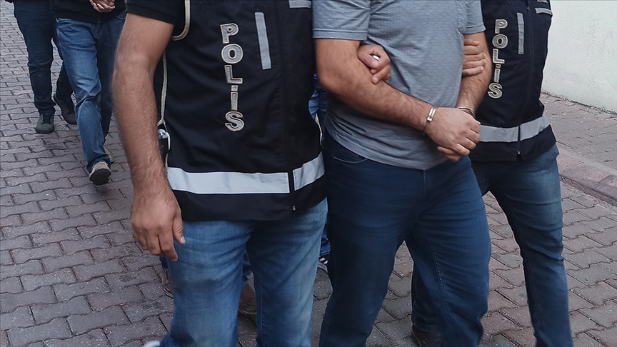 FETÖ'nün hücre evlerinde saklanan 16 şüpheliden 13'ü Ankara'da yakalandı 
