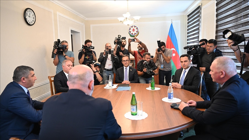 1st round of Armenian-Azerbaijani talks end on constructive, positive note
