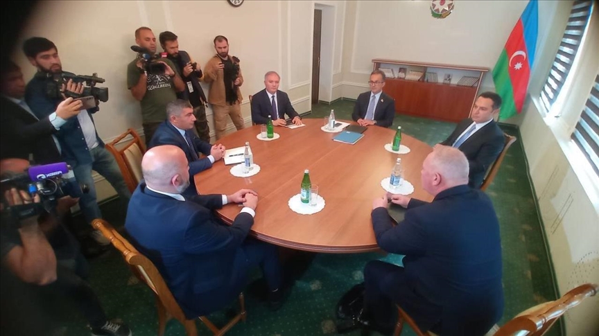 В Евлахе началась встреча представителей властей Азербайджана и армянских жителей Карабаха