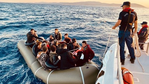 Türkiye captures 439 irregular migrants, rescues 102 in same day