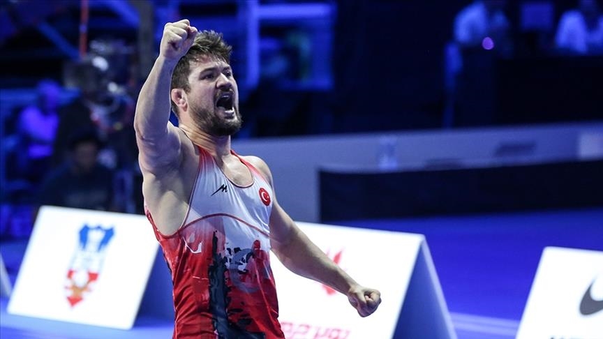 Türkiye's Ali Cengiz wins gold at World Wrestling Championships