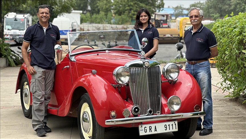 3 generations of roadsters traveling from India to UK in 73-year-old vintage car