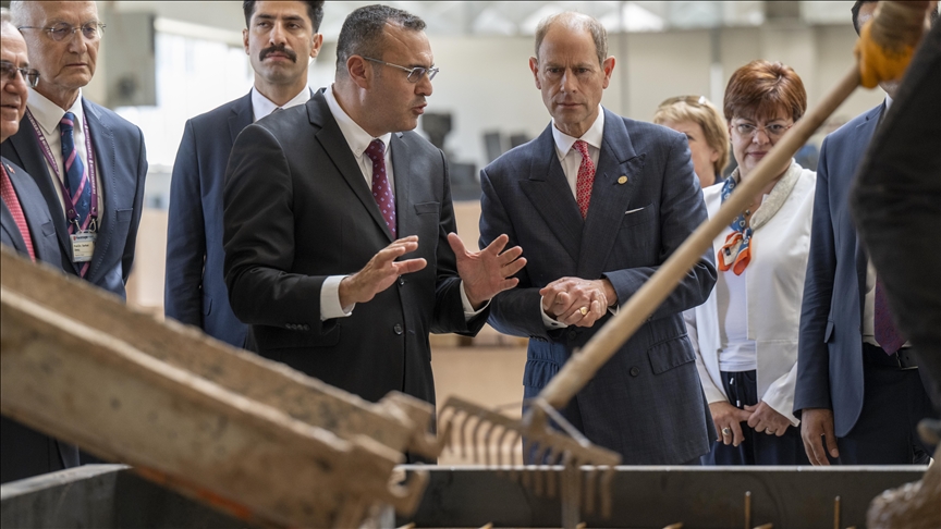 British prince sees Türkiye's recyclable housing project