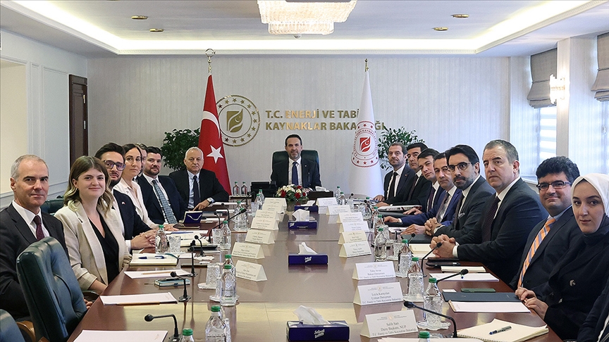 Bakan Bayraktar, Rolls-Royce Group ile nükleer alanında küçük modüler reaktörlerde işbirliğini görüştüklerini bildirdi