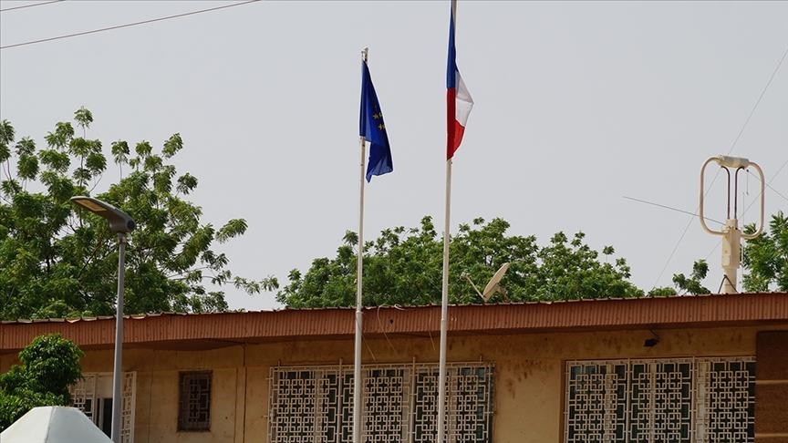 L’ambassadeur de France au Niger reçu au Quai d’Orsay à son arrivée à Paris
