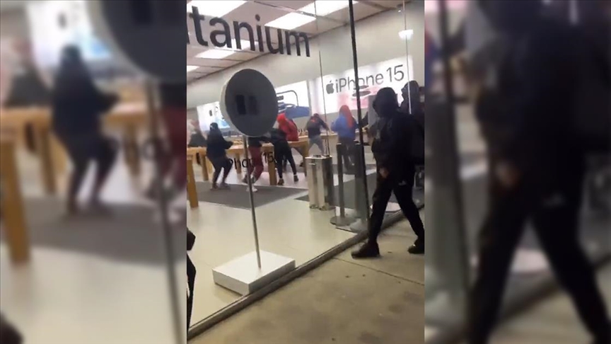 Looting breaks out in US city of Philadelphia, with at least 15 under arrest