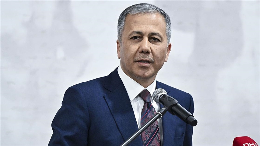 İçişleri Bakanı Yerlikaya: 1 Haziran'dan 22 Eylül'e kadar 42 bin 875 düzensiz göçmeni deport ettik