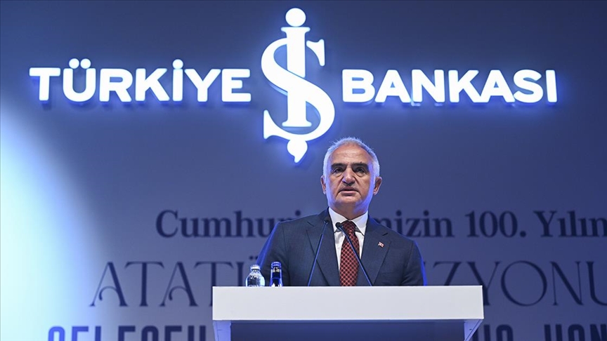 Bakan Ersoy: Atatürk'ten miras, "ülkemizi muasır medeniyetler seviyesinin üstüne çıkarma ülküsü" her zaman aklımızdadır