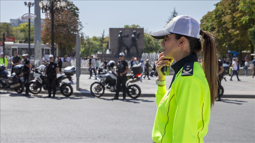 Başkentin trafiği şehit polisin kızına emanet