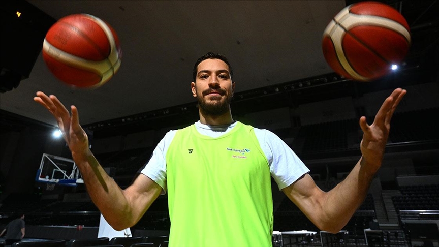 Türk Telekom'un yeni pivotu Metehan Akyel, hedefi Avrupa'nın zirvesi olarak belirledi