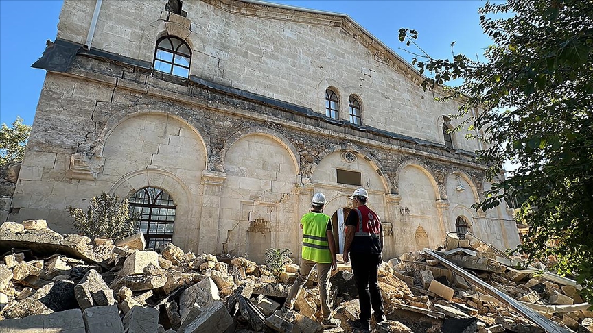 Adıyaman'da depremlerde yıkılan tarihi Ulu Cami, restore ediliyor