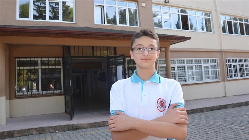 Müslüman olan Makedon çocuk eğitimi için imam hatip lisesini seçti