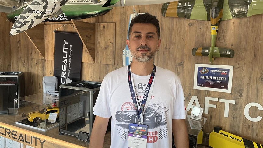 Eğitim videolarıyla gençlere üç boyutlu yazıcıları sevdiren mühendis TEKNOFEST İzmir'de
