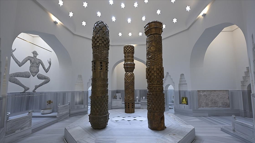Tarihi Zeyrek Çinili Hamam, restorasyonun ardından "Kalıntıların Şifası" sergisiyle son kez sanatseverleri ağırlıyor