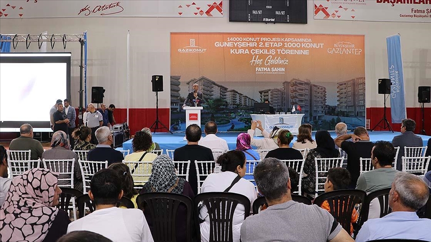 Gaziantep'te yapımı süren 1000 konutun kurası çekildi