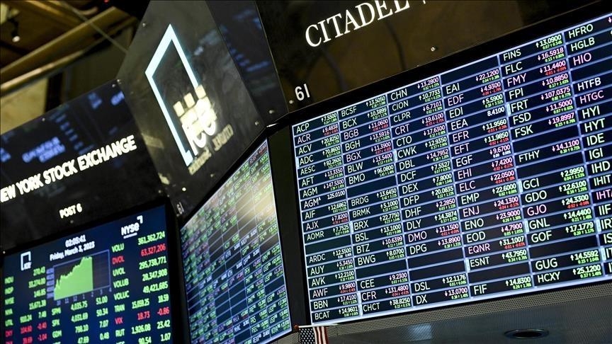 US stocks begin October mixed as government shutdown avoided