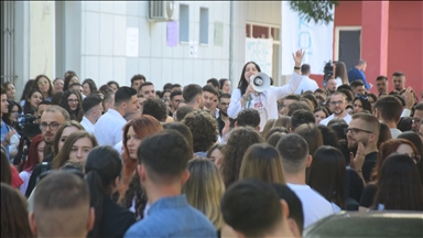 Shqipëri, studentët e mjekësisë protestë kundër punësimit të detyrueshëm