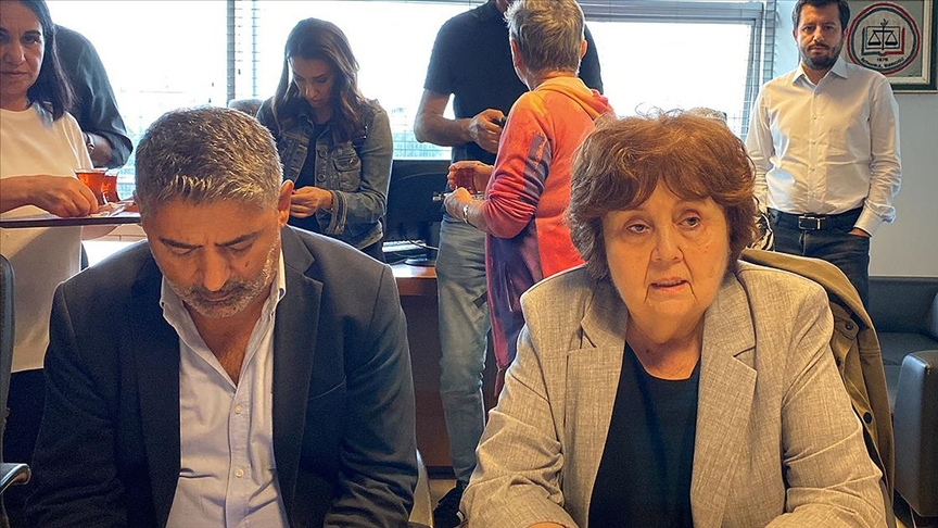 Gazeteci Ayşenur Arslan İstanbul Adliyesi'nde ifade verdi