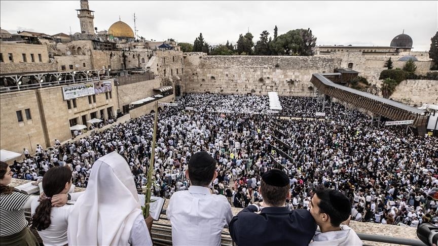 Dhjetëra kolonë izraelitë futen në kompleksin Al-Aksa në ditën e katërt të festës Sukkot