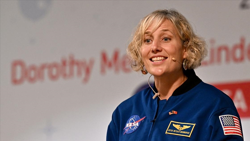 Emekli NASA astronotu Metcalf-Lindenburger'dan gençlere tavsiye: Kendinize meydan okuduğunuzdan emin olun