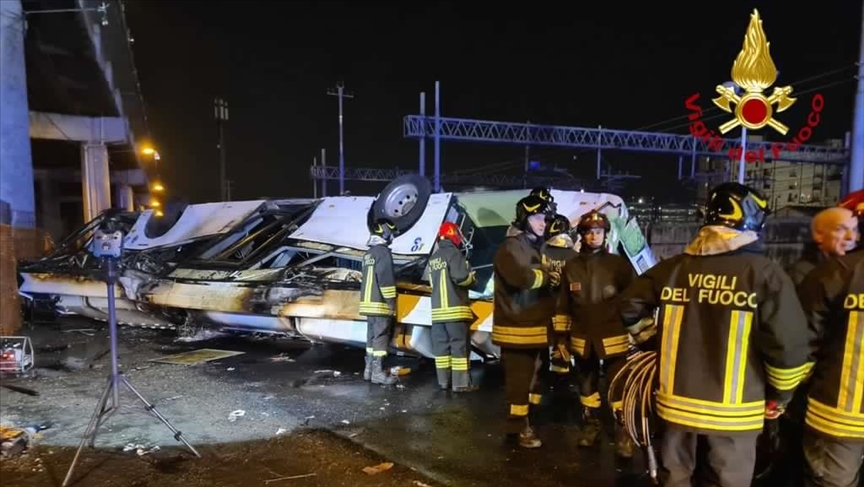 At least 21 people die in bus crash near Venice