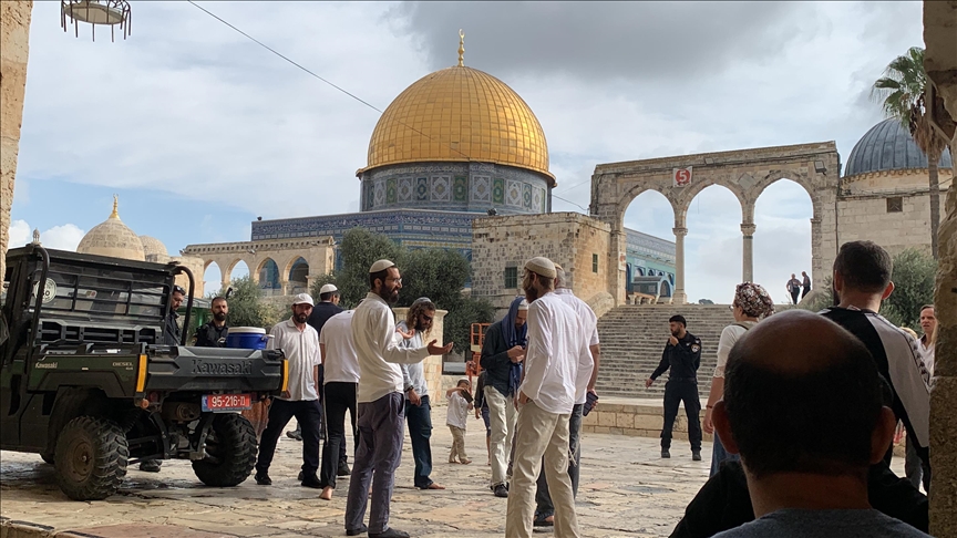 Israeli settlers storm Al-Aqsa Mosque complex on 5th day of Sukkot holiday