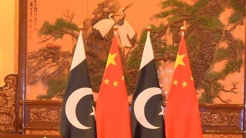 Top Pakistani, Chinese diplomats discuss multibillion dollars CPEC project