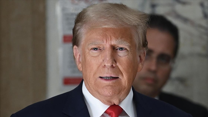 Trump, Avustralyalı iş adamına askeri sırları verdiği iddialarını reddetti 